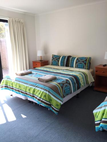 Central Cowes Family Townhouses - Travel Agents 1