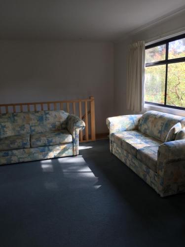 Central Cowes Family Townhouses - Travel Agents 2