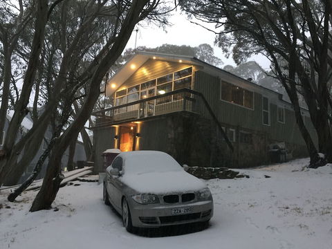 Amber Lodge Mt Buller - Hostel - Travel Agents 1