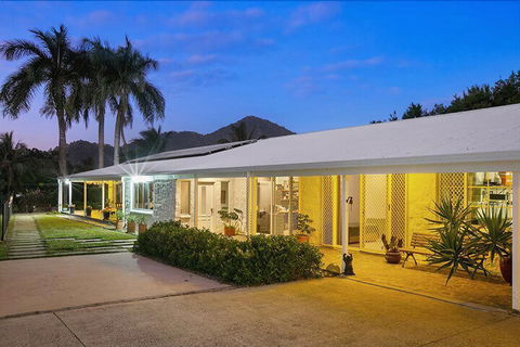 Jungara Bed & Breakfast - Tourism Guide 3