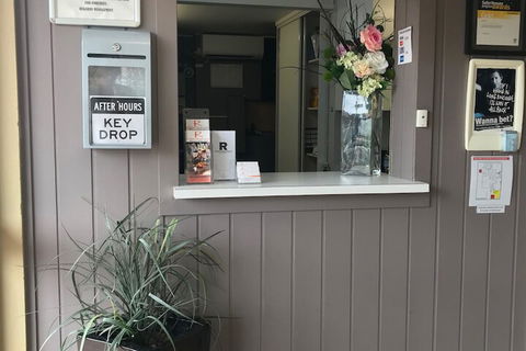 O'Shea's Royal Hotel - Travel Agents 2