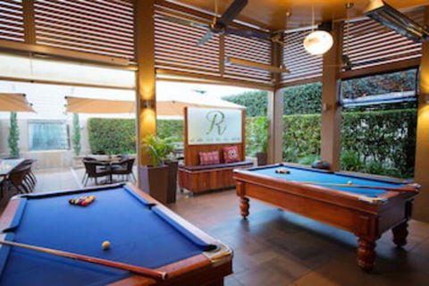 O'Shea's Royal Hotel - Travel Agents 0