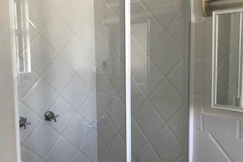 O'Shea's Royal Hotel - Travel Agents 6