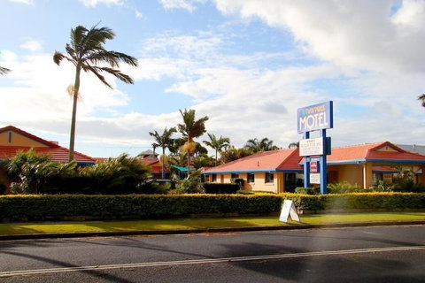 Yamba Twin Pines Motel - Tourism Guide 0