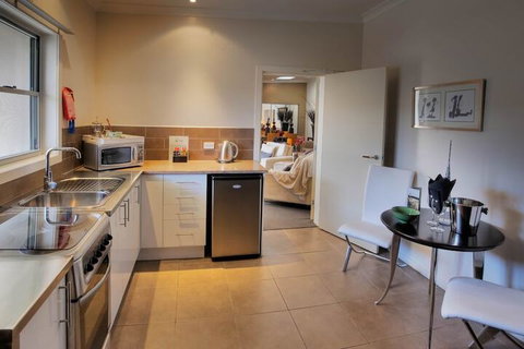 53 On Victoria - Travel Agents 1