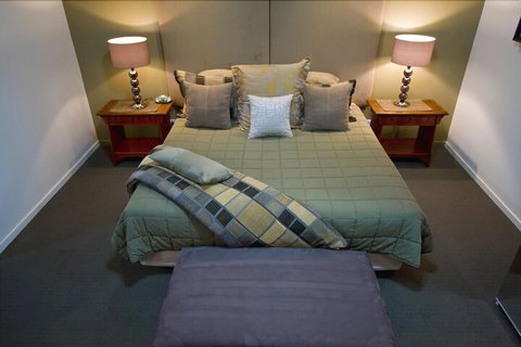 53 On Victoria - Travel Agents 7