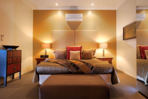 53 On Victoria - Travel Agents 6