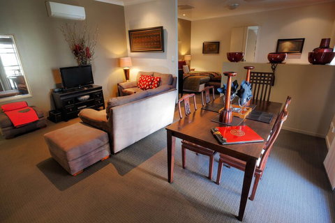 53 On Victoria - Travel Agents 2