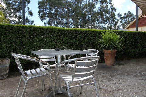 Ryley Motor Inn - Travel Search 4