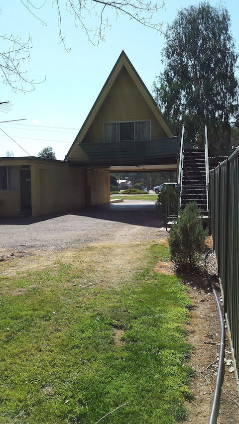 Millers Cottage Motel - Travel Search 1