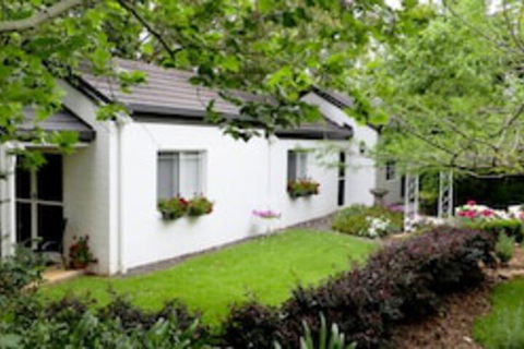 Homewood Cottages - Travel Agents 0