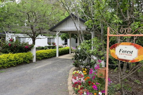 Homewood Cottages - Travel Agents 1