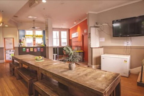Mad Monkey Backpackers Bayswater - Tourism Guide 0