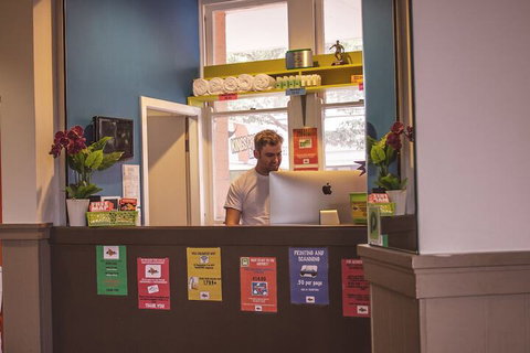Mad Monkey Backpackers Bayswater - Tourism Guide 3