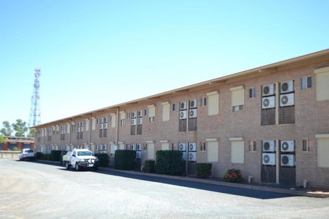 The Lodge Motel - Tourism Guide 1