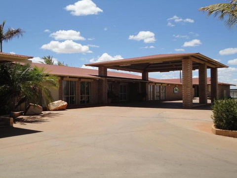 The Lodge Motel - Tourism Guide 2