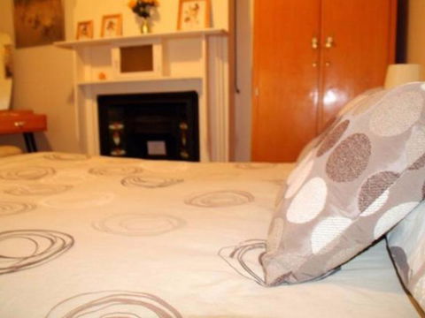 Squatters Cottage - Travel Agents 4