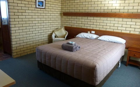 Coastal Comfort Motel - Cruises Travel 6