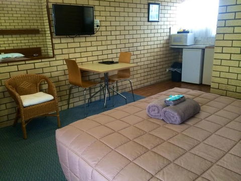 Coastal Comfort Motel - Cruises Travel 2