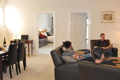 Brayfield Cottage - Travel Search 3
