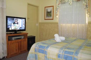 Cedar Lodge Cabins - Travel Search 5
