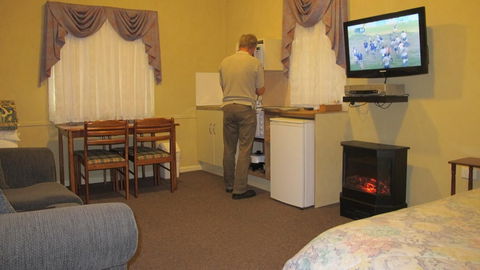 Cedar Lodge Cabins - Travel Search 3