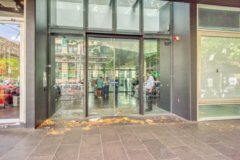 CBD Collins St. Near Southern Cross - Tourism Guide 1