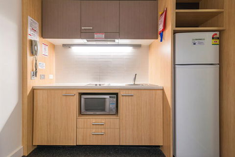 RMIT Village House - Travel Search 3