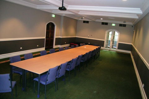 RMIT Village House - Travel Search 5