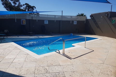 Foreshore Motel - Cruises Travel 1