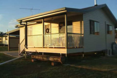 Lee Farm Stay Cottages - Travel Search 0