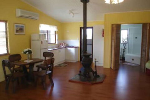 Lee Farm Stay Cottages - Travel Search 7