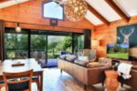 Kangaroo Valley Timber Cabin - Tourism Guide 0
