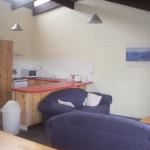 Alpha Centauri 8 Budget Jindabyne Holiday Apartment - Travel Agents 0
