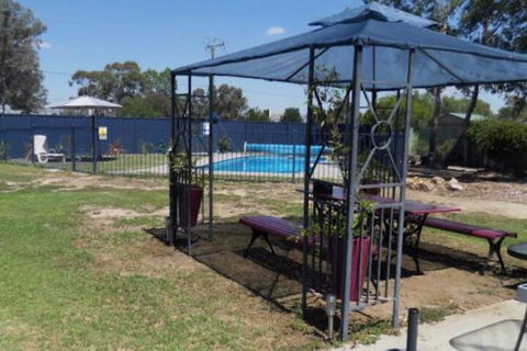 Glenndale Park Motel - Travel Agents 2