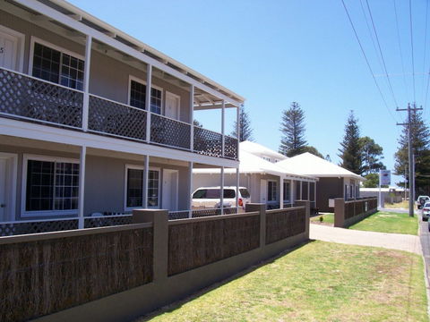 Clearwater Motel Apartments - Travel Agents 0