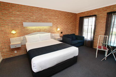 Twofold Bay Motor Inn - Tourism Guide 5