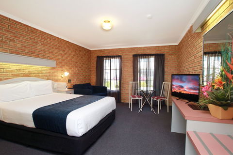 Twofold Bay Motor Inn - Tourism Guide 6