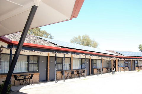Civic Motor Inn - Tourism Guide 2