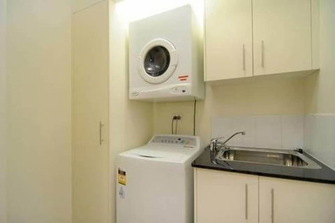 Plantation House 1 Spacious 4 Bedroom House Near Beach WIFI Netflix Telstra TV Playground Pool BBQ - Travel Agents 3