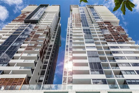 Chic Brisbane Living - Travel Search 1