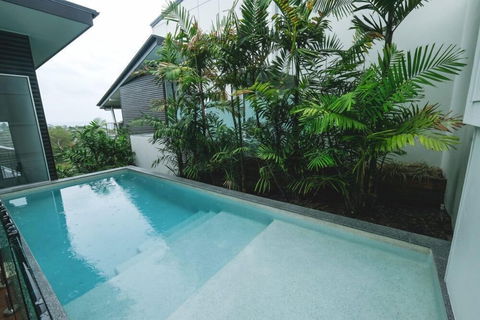 Bellevue Airlie Beach - Tourism Guide 0