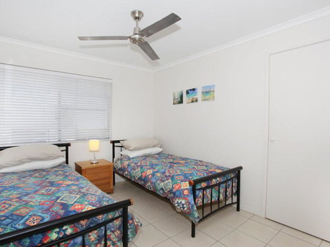 Maui 6 2 BDRM Apt On Parkyn Pde - Travel Agents 1