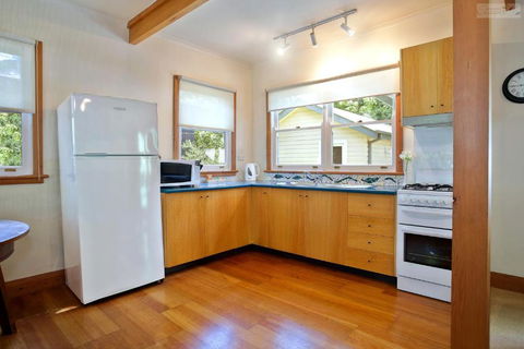 Stonewall Cottage For Two With Fireplace - Travel Search 4