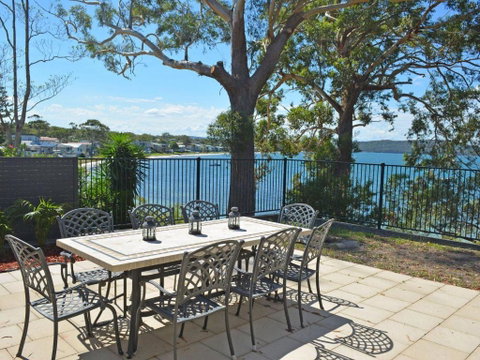 Wanda Magic 19 Randall Drive Beautiful Water Front House - Tourism Guide 1