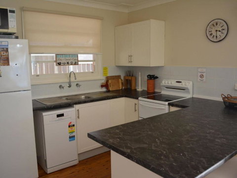 Wanda Magic 19 Randall Drive Beautiful Water Front House - Tourism Guide 5