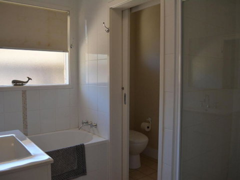 Wanda Magic 19 Randall Drive Beautiful Water Front House - Tourism Guide 3