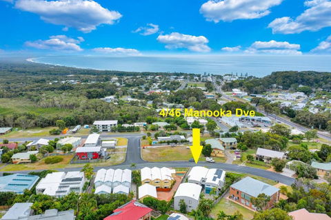 Rainbow Breezes 4 Rainbow Beach Townhouse With Breath Taking Ocean Views To Fraser Island - Travel Search 3