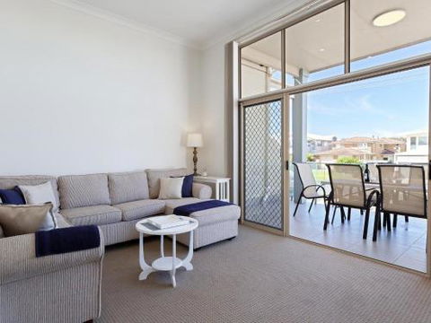 Walk On Birubi 1 / 40 Ocean Ave Pet Friendly WIFI Boat Parking & Water Views - Tourism Guide 6