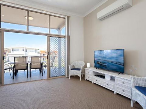 Walk On Birubi 1 / 40 Ocean Ave Pet Friendly WIFI Boat Parking & Water Views - Tourism Guide 5